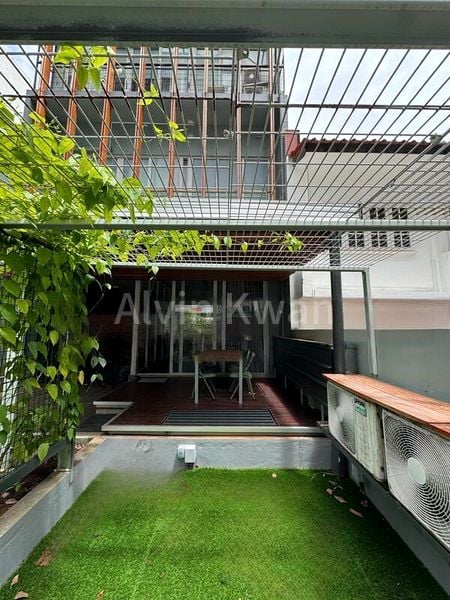 6 Bed Terraced House (Landed) for Sale in  Kimsia Park - Image 1