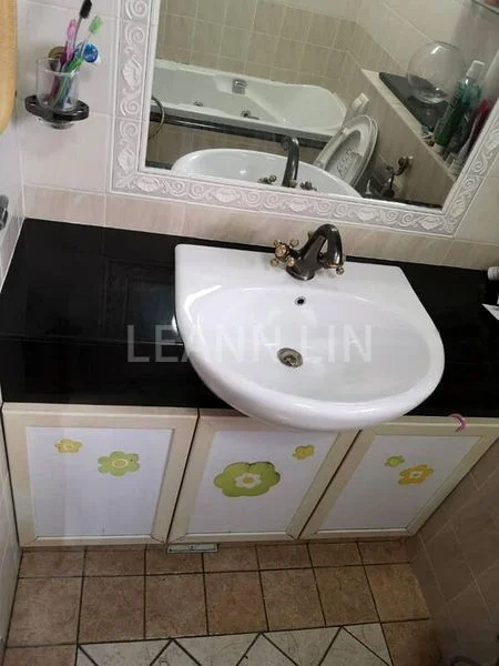 4 Room (4A) HDB for Sale in  891 Tampines Avenue 8 - Image 4