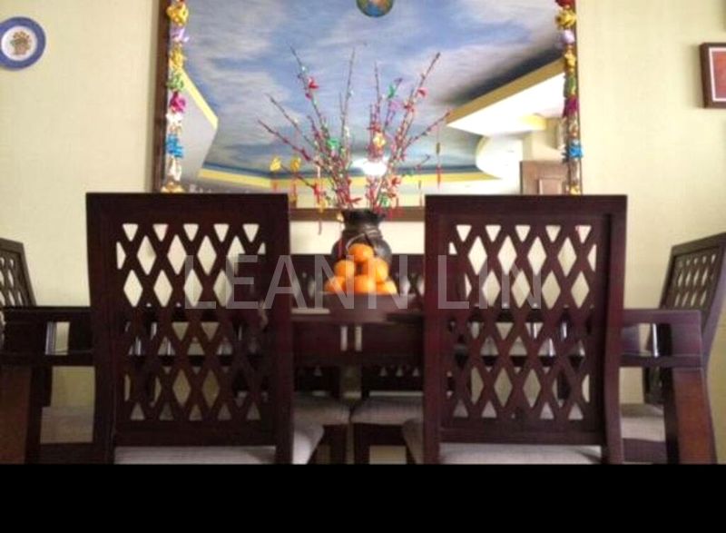 4 Room (4A) HDB for Sale in  891 Tampines Avenue 8 - Image 2