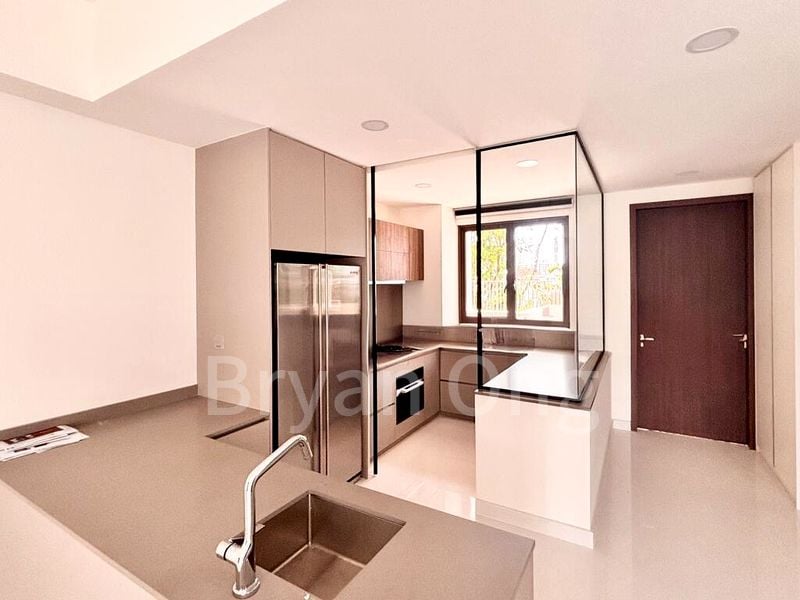 4 Bed Cluster House (Landed) for Sale in  Holland Grove Road - Image 13