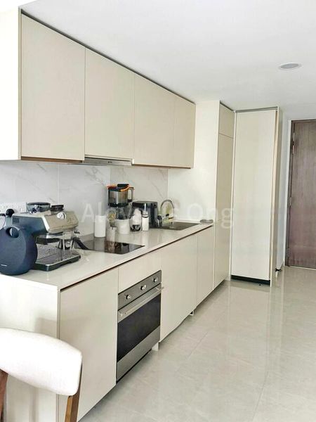 1 Bed Condo for Sale in  Kopar At Newton - Image 2