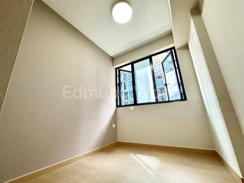 2 Bed Condo for Sale in  Treasure at Tampines - Image 4