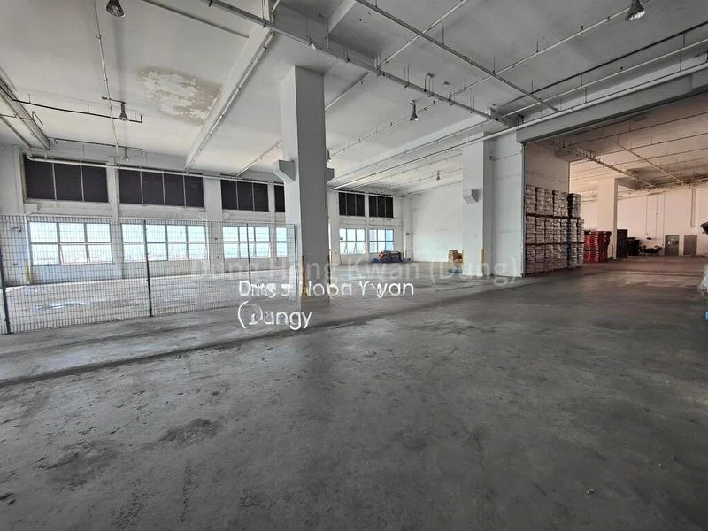 Warehouse for Rent:  40ft Direct Loading Bays | Ramp Access | 7m Ceiling Height - Image 4