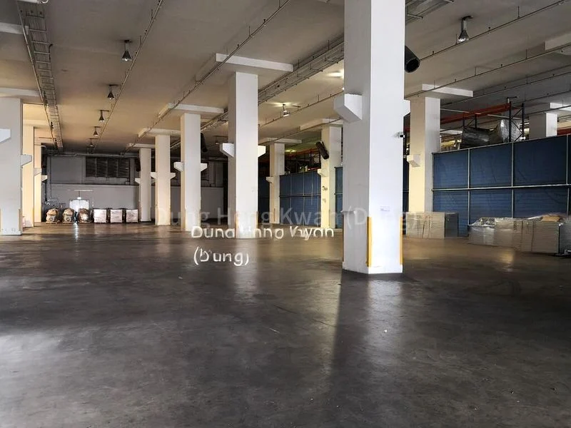Warehouse for Rent:  40ft Direct Loading Bays | Ramp Access | 7m Ceiling Height - Image 3