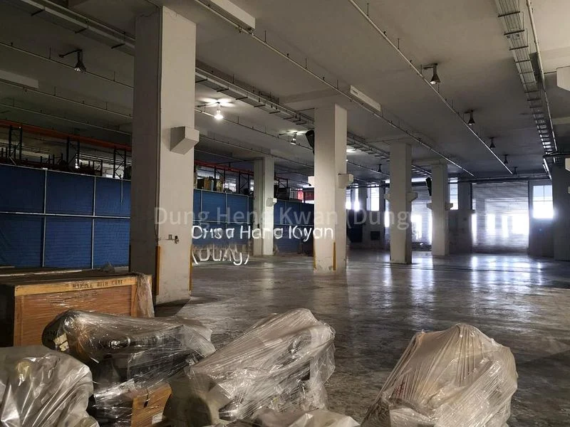 Warehouse for Rent:  40ft Direct Loading Bays | Ramp Access | 7m Ceiling Height - Image 9