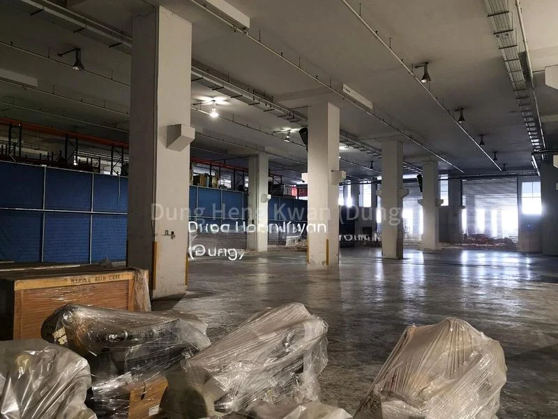 Warehouse for Rent:  40ft Direct Loading Bays | Ramp Access | 7m Ceiling Height - Image 17