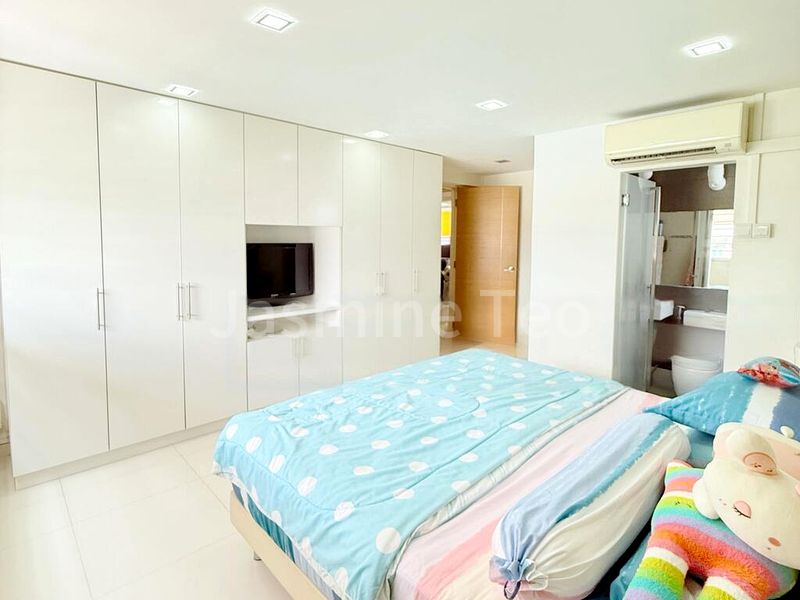 5 Room (5I) HDB for Sale in  795 Yishun Ring Road - Image 8