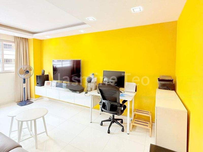 5 Room (5I) HDB for Sale in  795 Yishun Ring Road - Image 2