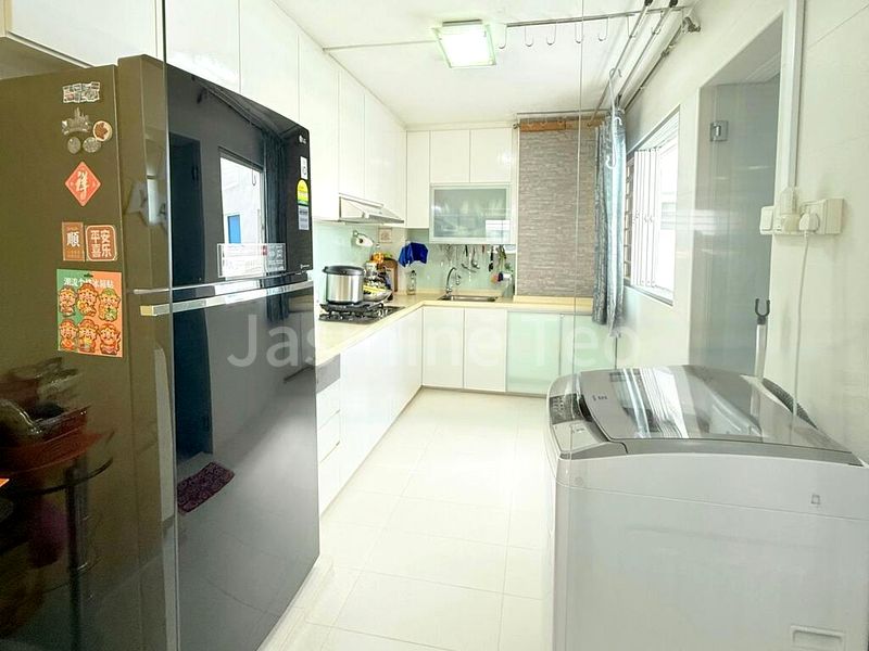 5 Room (5I) HDB for Sale in  795 Yishun Ring Road - Image 4