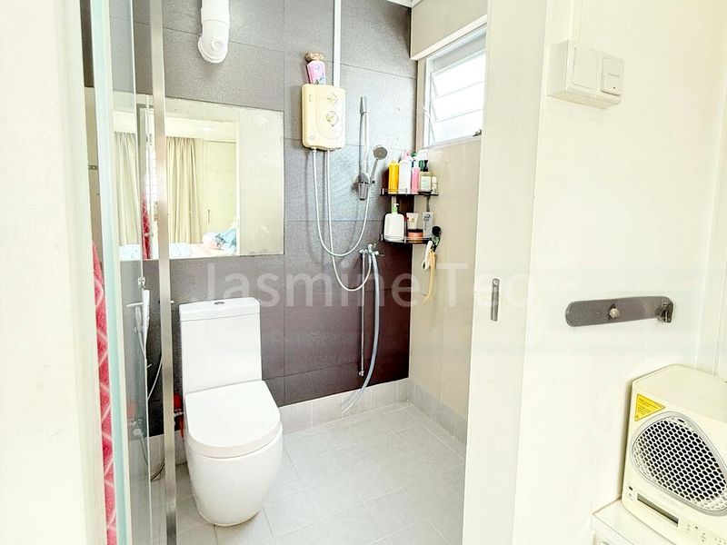 5 Room (5I) HDB for Sale in  795 Yishun Ring Road - Image 9