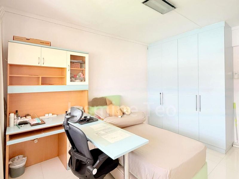 5 Room (5I) HDB for Sale in  795 Yishun Ring Road - Image 12