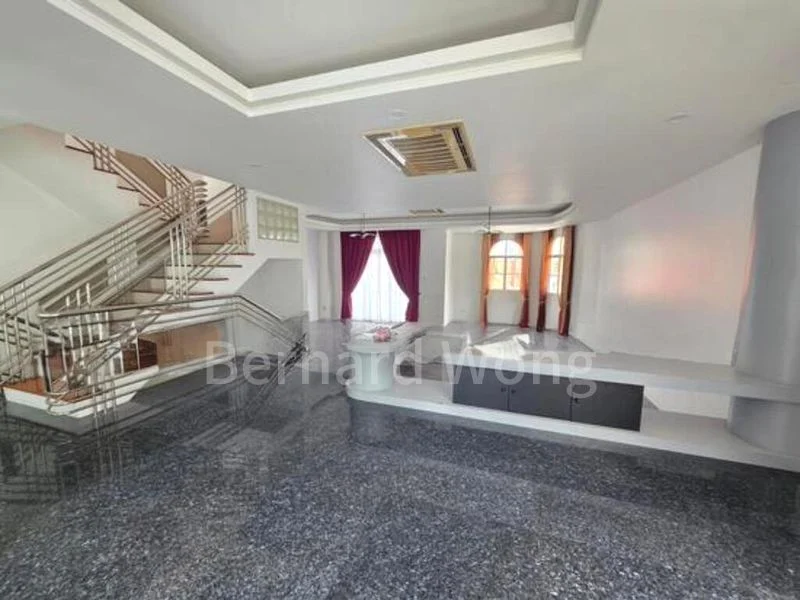 6 Bed Semi-Detached House (Landed) for Sale in East Coast Hill - Image 3