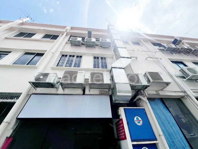 Food & Beverage for Rent: Ground Floor Shop, Minutes from Serangoon MRT - Image 2