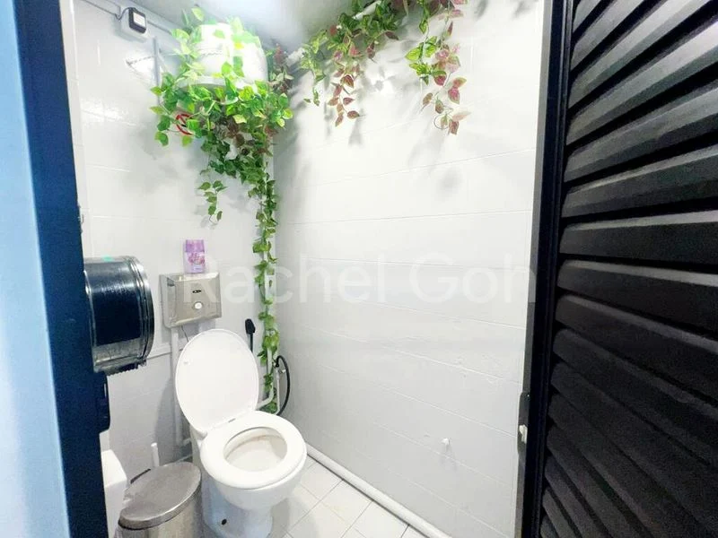 Food & Beverage for Rent: Ground Floor Shop, Minutes from Serangoon MRT - Image 4