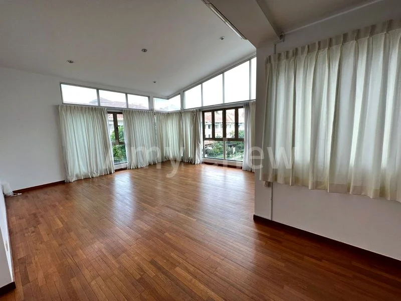 7 Bed Bungalow (Landed) for Rent in  Duchess Garden - Image 10