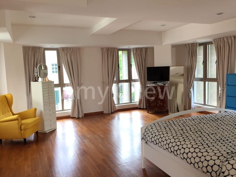 7 Bed Bungalow (Landed) for Rent in  Duchess Garden - Image 4