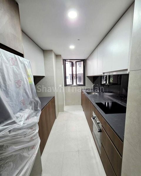 3 Bed Condo for Rent in  The Watergardens At Canberra - Image 7