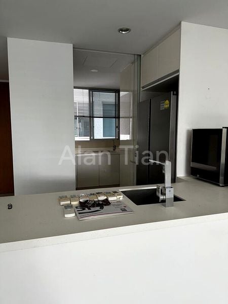 4 Bed Condo for Rent in Maple Woods - Image 1