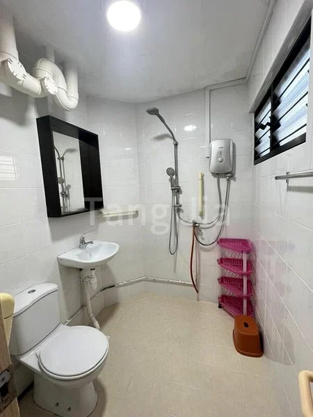 5 Room (5STD) HDB for Rent in  322 Jurong East Street 31 - Image 4