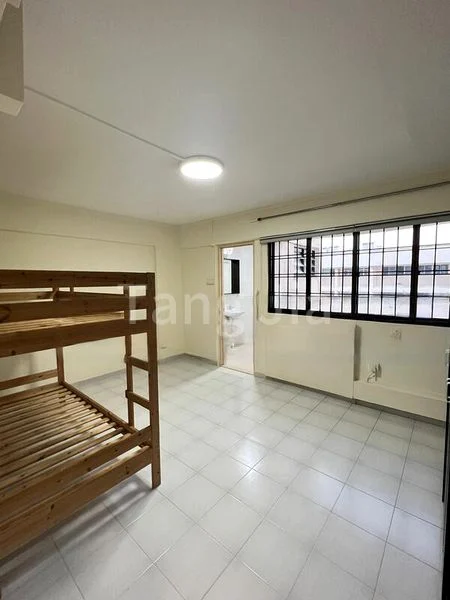 5 Room (5STD) HDB for Rent in  322 Jurong East Street 31 - Image 3