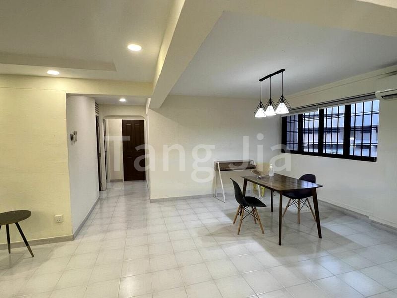 5 Room (5STD) HDB for Rent in  322 Jurong East Street 31 - Image 2