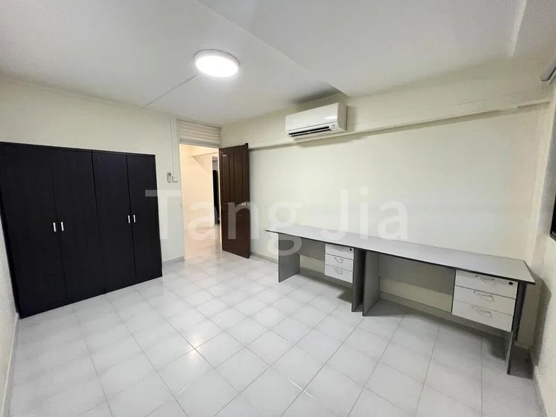 5 Room (5STD) HDB for Rent in  322 Jurong East Street 31 - Image 8