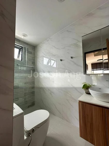 Master Room (Landed) for Rent in  Lakeside Grove - Image 7