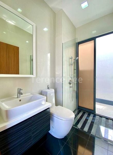 2 Bed Condo for Sale in  Rv Edge - Image 8