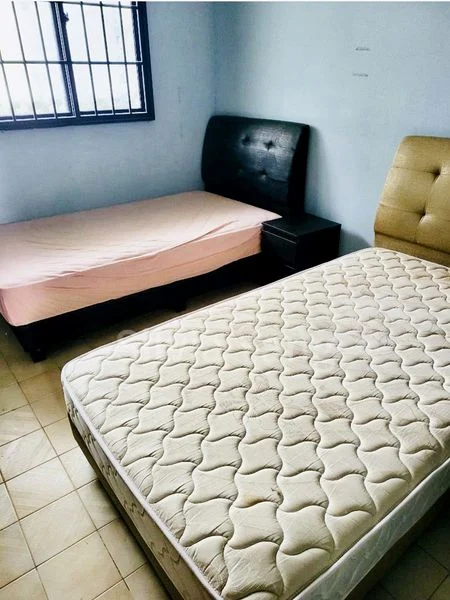 Common Room (4A) HDB for Rent in  130 Bishan Street 12 - Image 1