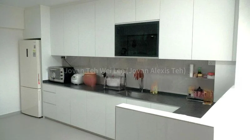 Executive HDB for Sale in  826 Yishun Street 81 - Image 9