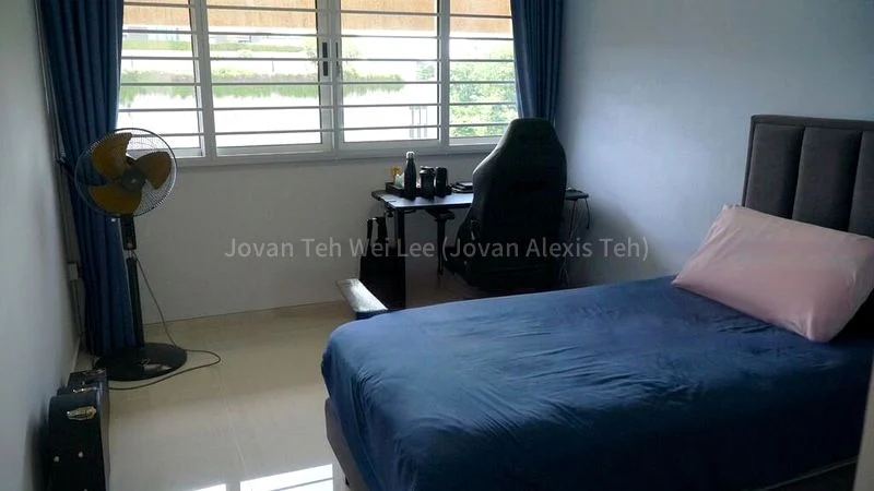 Executive HDB for Sale in  826 Yishun Street 81 - Image 6
