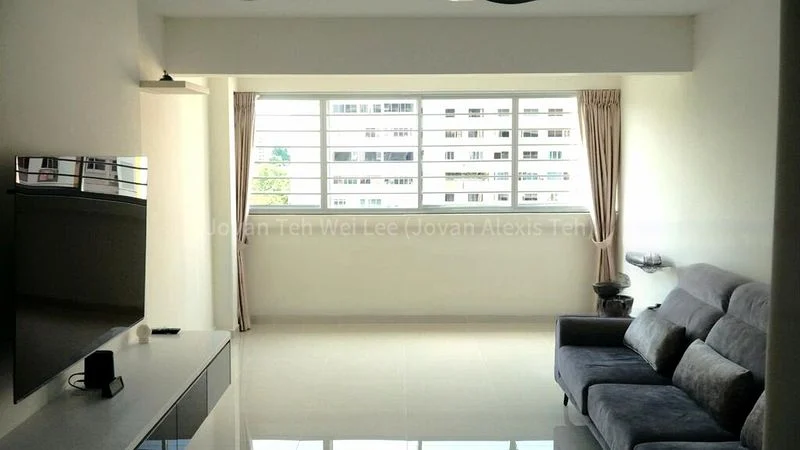 Executive HDB for Sale in  826 Yishun Street 81 - Image 2