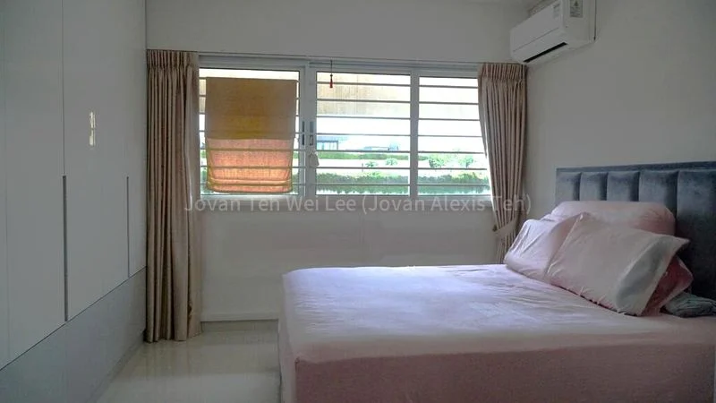 Executive HDB for Sale in  826 Yishun Street 81 - Image 13