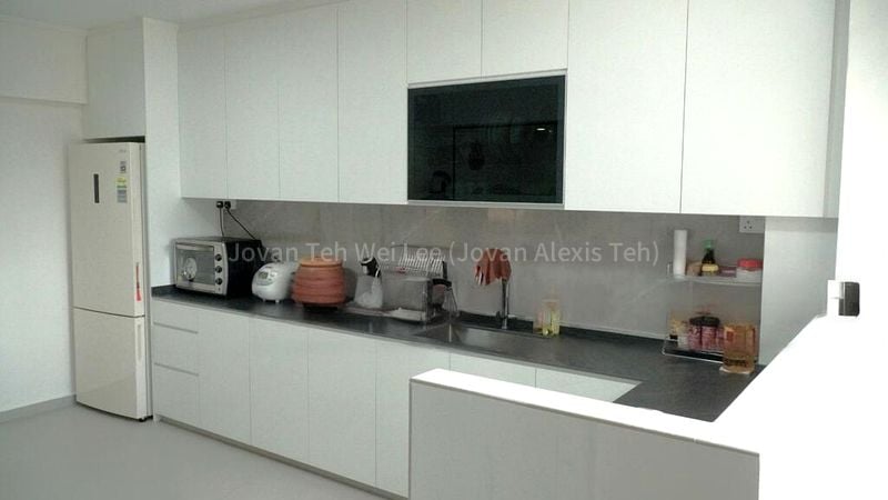 Executive HDB for Sale in  826 Yishun Street 81 - Image 4
