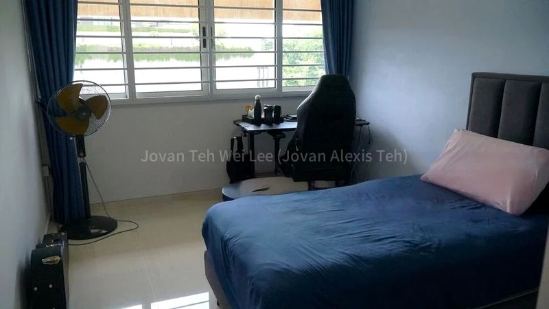 Executive HDB for Sale in  826 Yishun Street 81 - Image 7