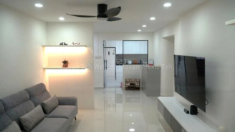 Executive HDB for Sale in  826 Yishun Street 81 - Image 1