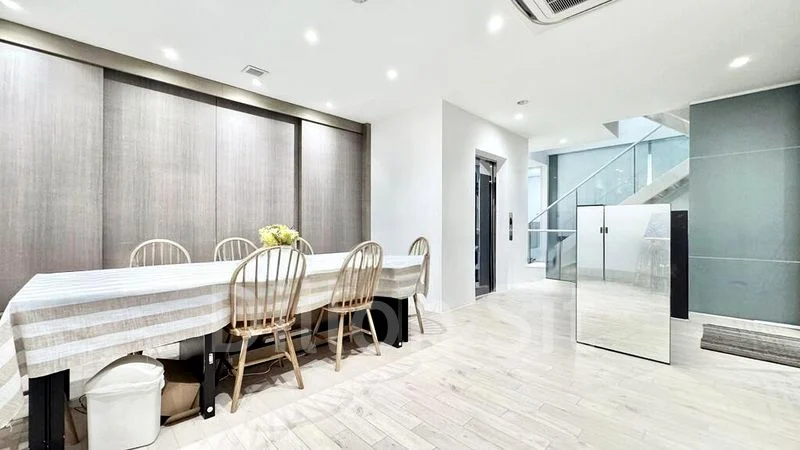 Shop / Shophouse for Rent: River Valley Road - Image 8