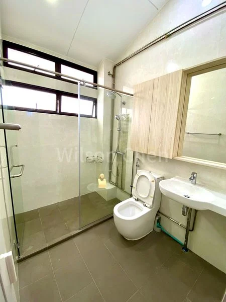 4+1 Bed Terraced House (Landed) for Rent in  Hong Leong Garden - Image 13