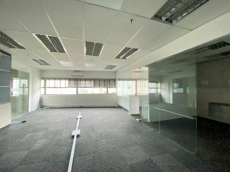 Light Industrial (B1) for Rent: Techniques Centre - Image 1