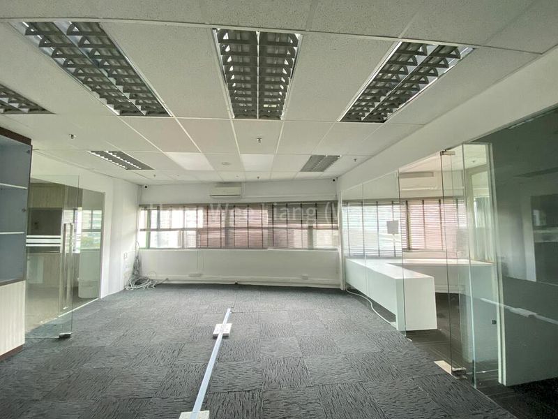 Light Industrial (B1) for Rent: Techniques Centre - Image 2