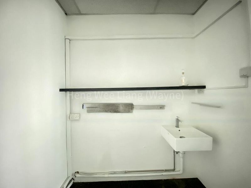 Light Industrial (B1) for Rent: Techniques Centre - Image 9