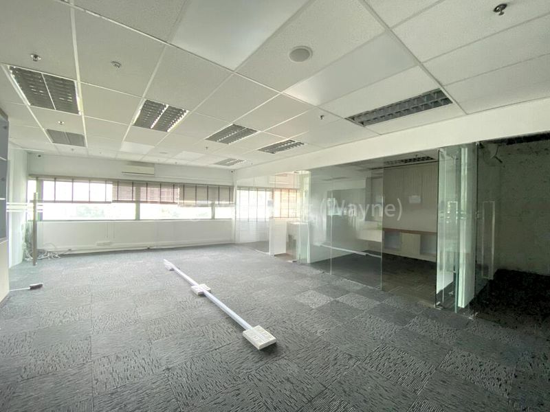 Light Industrial (B1) for Rent: Techniques Centre - Image 11