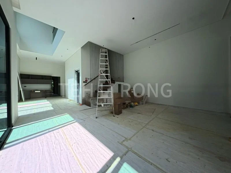 5 Bed Semi-Detached House (Landed) for Sale in  Jin Ding Garden - Image 9