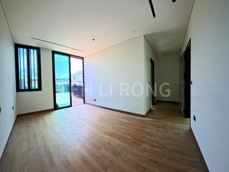 5 Bed Semi-Detached House (Landed) for Sale in  Jin Ding Garden - Image 8