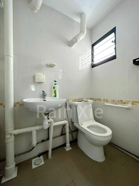 3 Room (3A) HDB for Rent in  229 Jurong East Street 21 - Image 4