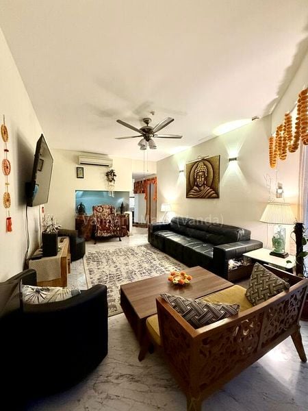 3 Bed Condo for Rent in  Water Place - Image 2