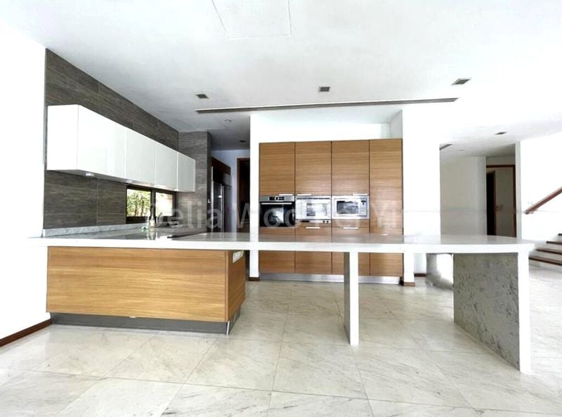 8 Bed Bungalow (Landed) for Rent in Paradise Island - Image 15