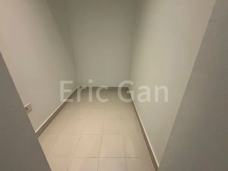 1+1 Bed Condo for Rent in  Lloyd Sixtyfive - Image 9