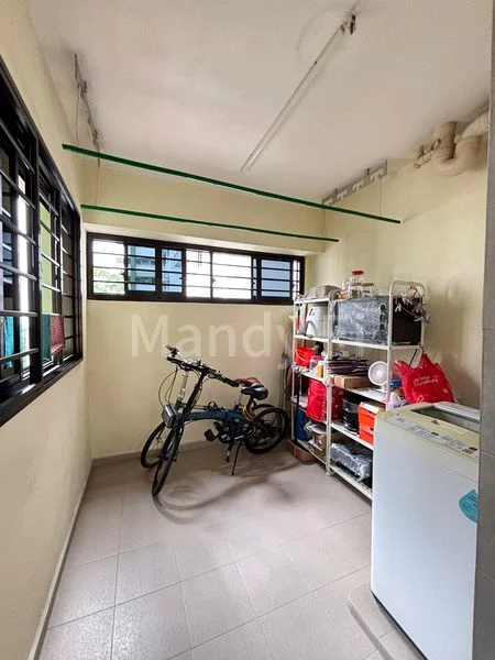 Executive HDB for Sale in 423 Canberra Road - Image 7