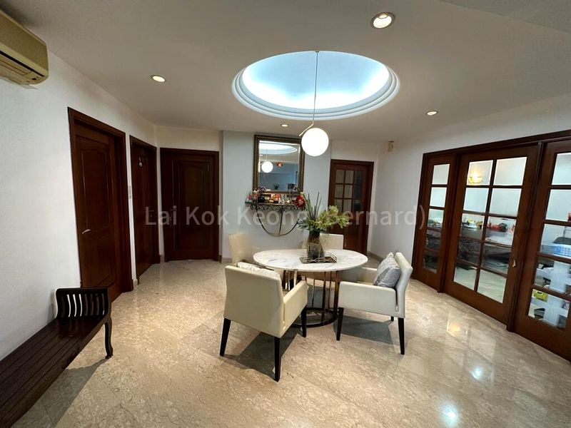 Executive HDB for Sale in  677 Choa Chu Kang Crescent - Image 1